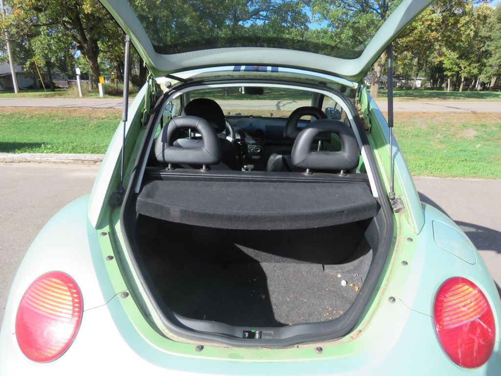 2000 Volkswagen Beetle Image 12