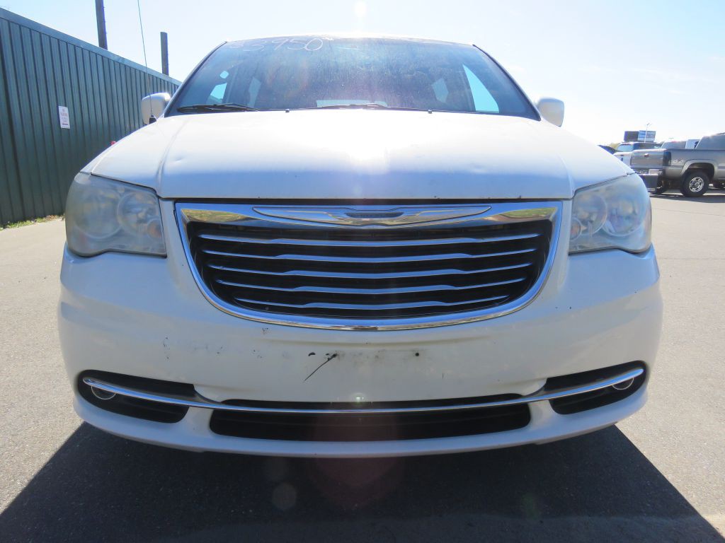 2012 Chrysler Town & Country Image 3