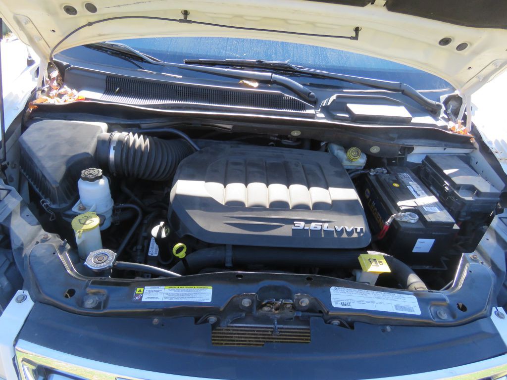 2012 Chrysler Town & Country Image 14