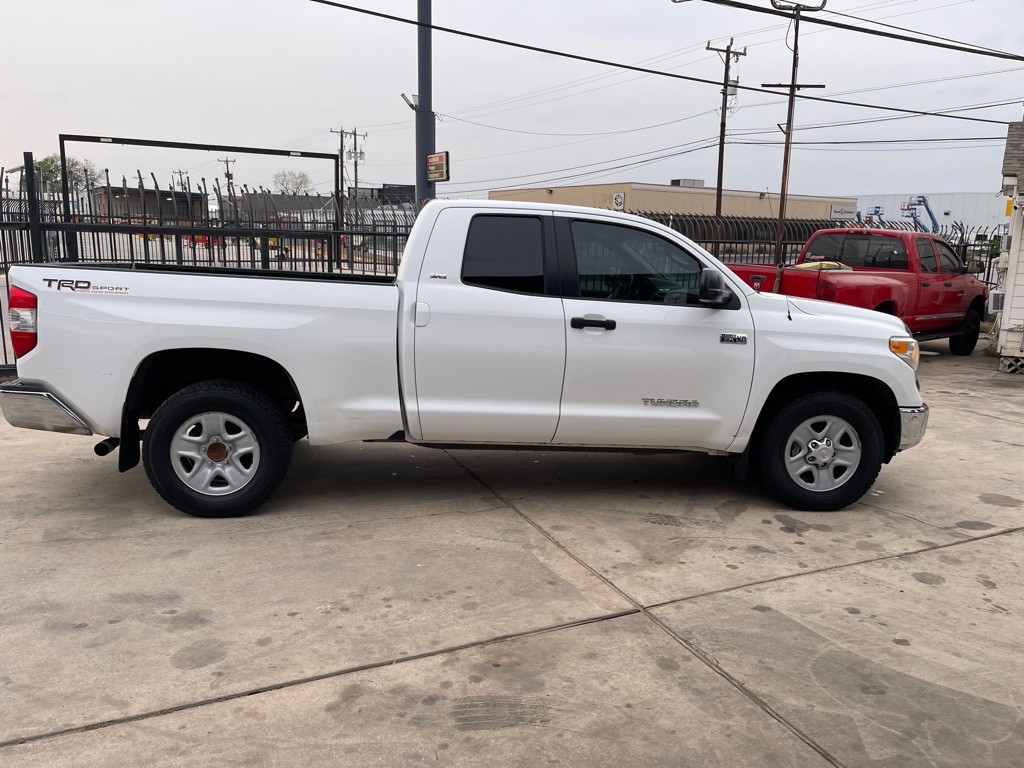 2014 Toyota Tundra Image 2