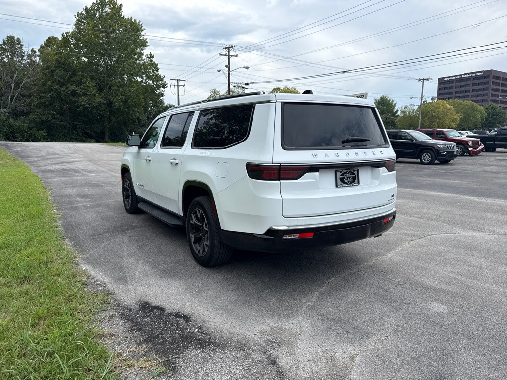 2024 Jeep Wagoneer Image 5