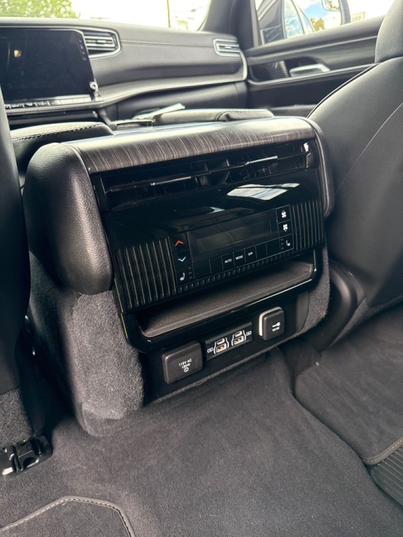 2024 Jeep Wagoneer Image 14