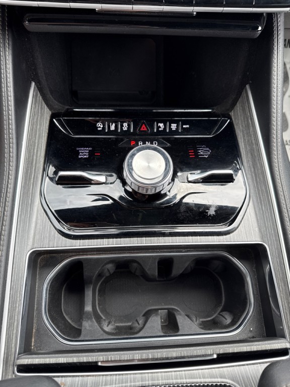 2024 Jeep Wagoneer Image 25