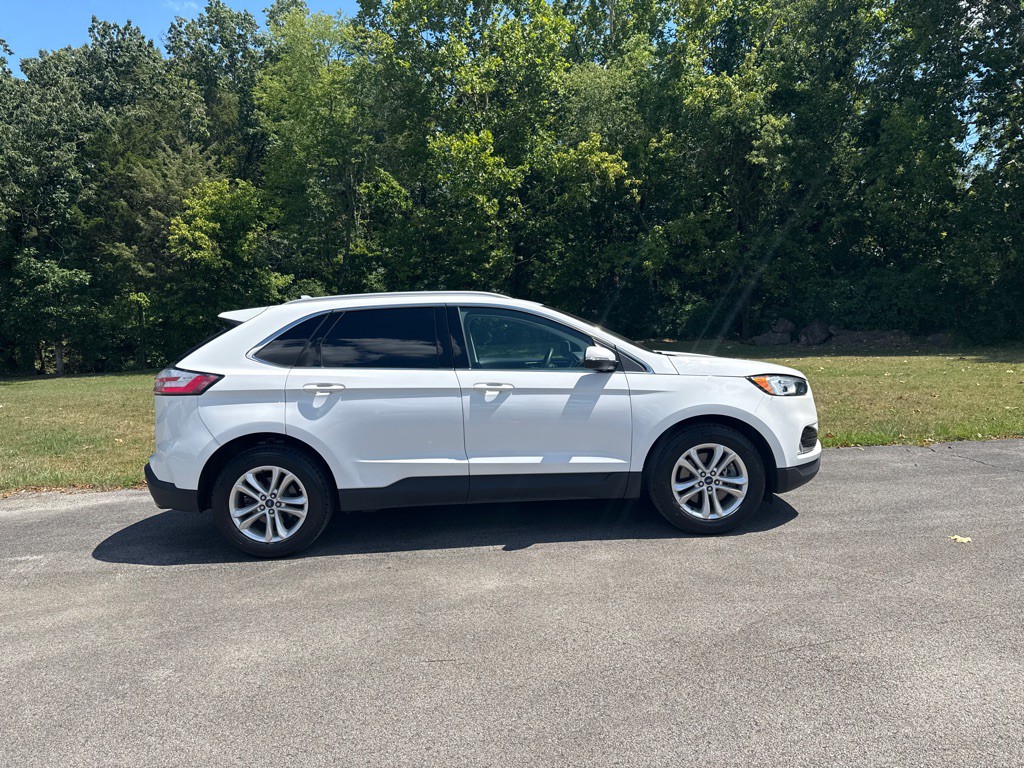 2019 Ford Edge Image 2
