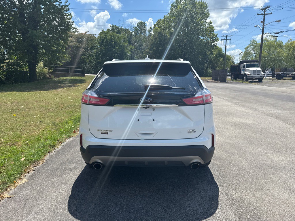 2019 Ford Edge Image 4