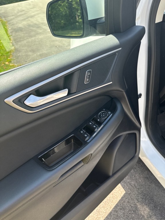 2019 Ford Edge Image 17