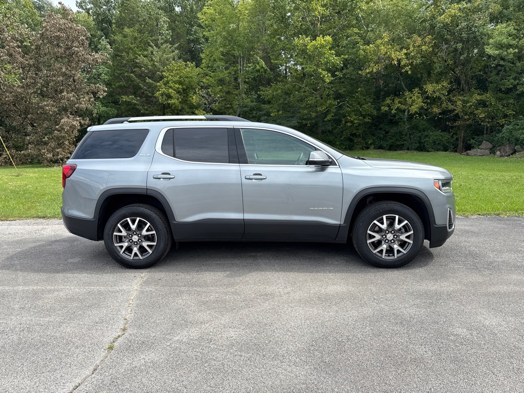 2023 GMC Acadia Image 2