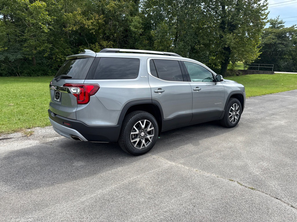 2023 GMC Acadia Image 3