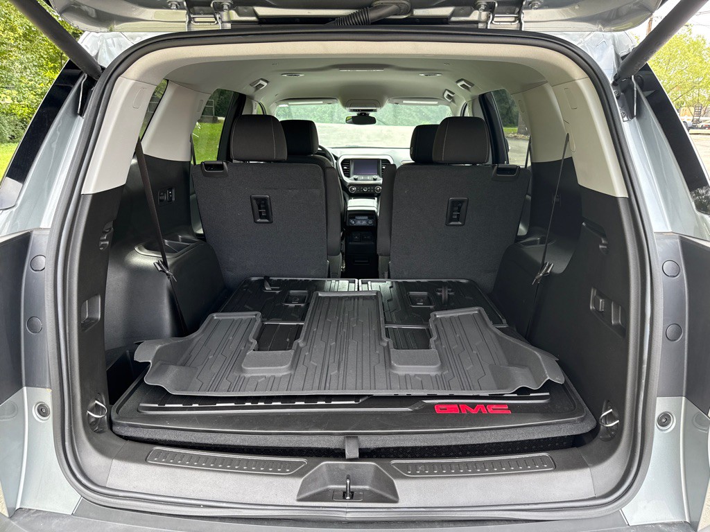 2023 GMC Acadia Image 9