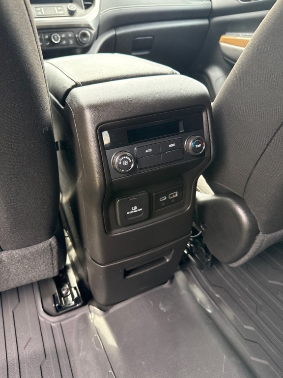 2023 GMC Acadia Image 14