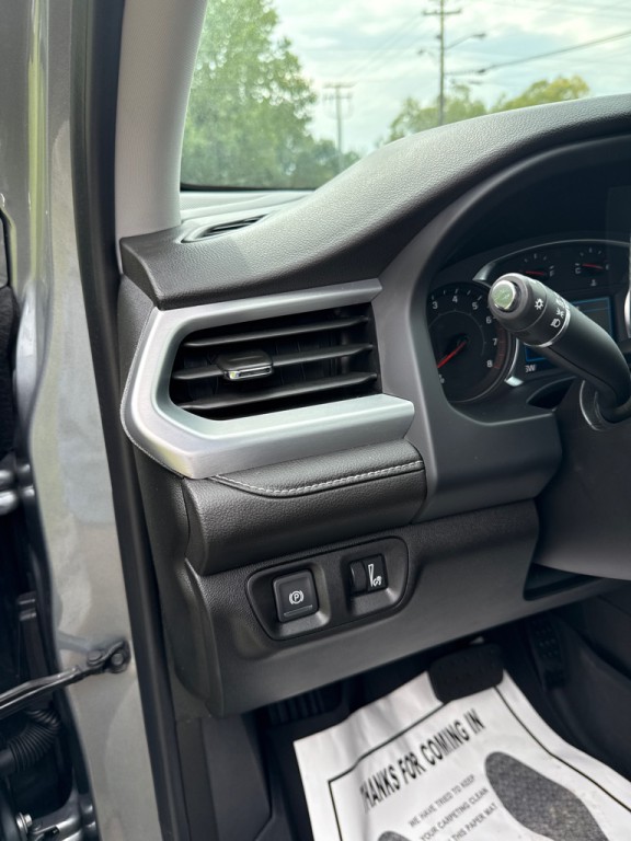2023 GMC Acadia Image 17