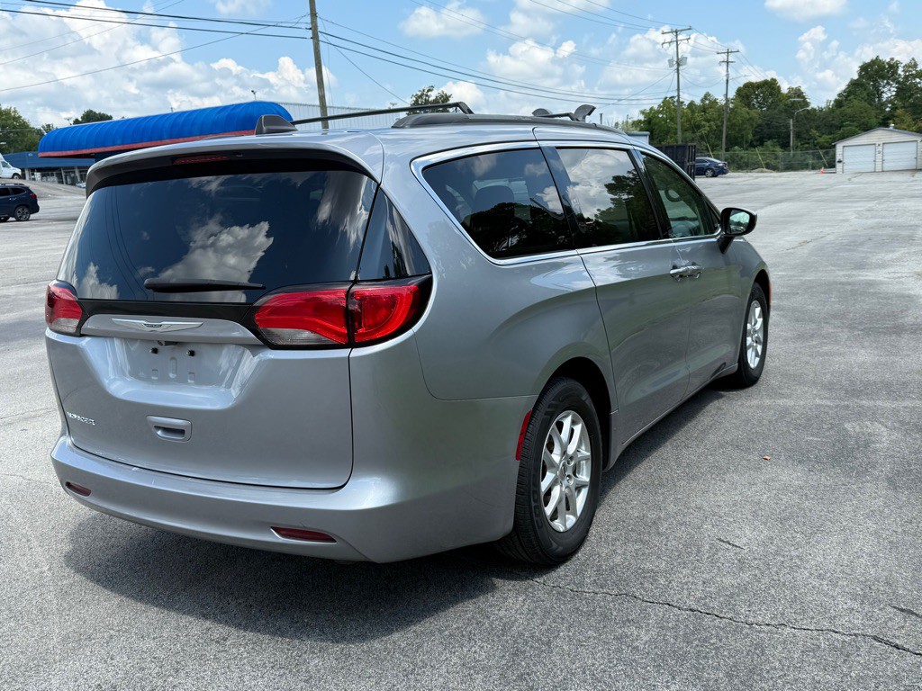 2021 Chrysler Voyager Image 6