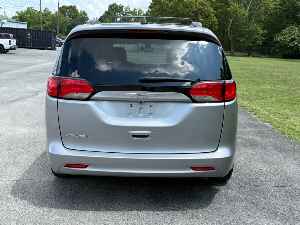 2021 Chrysler Voyager Image 7