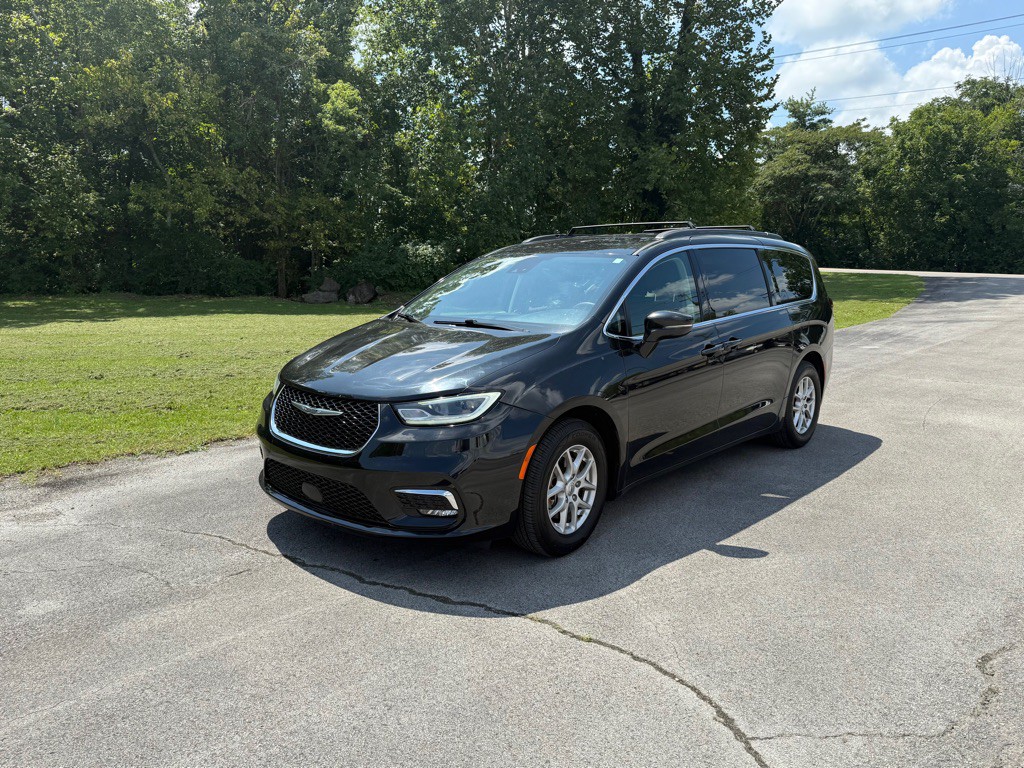 2022 Chrysler Pacifica Image 1