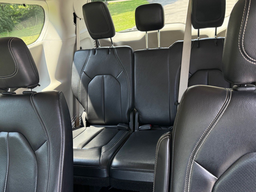 2022 Chrysler Pacifica Image 14