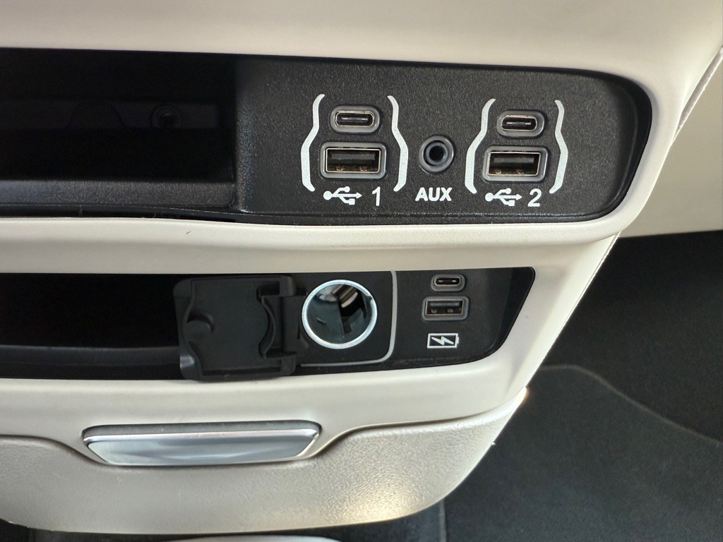 2022 Chrysler Pacifica Image 21