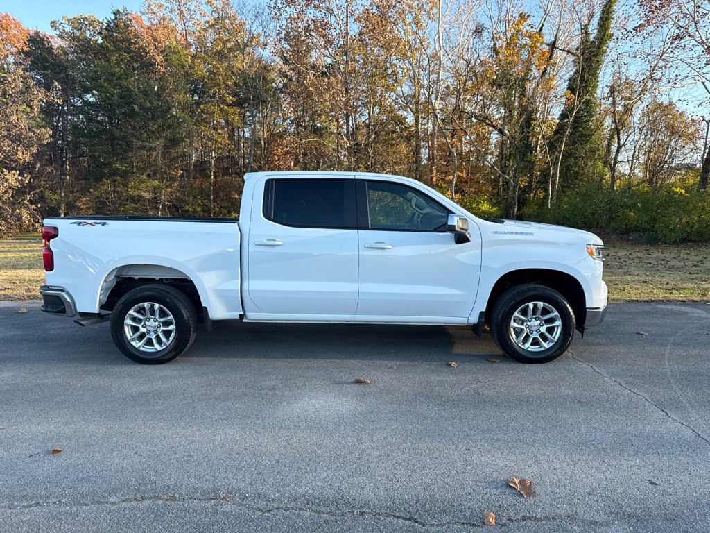 2025 Chevrolet Silverado 1500 Image 2