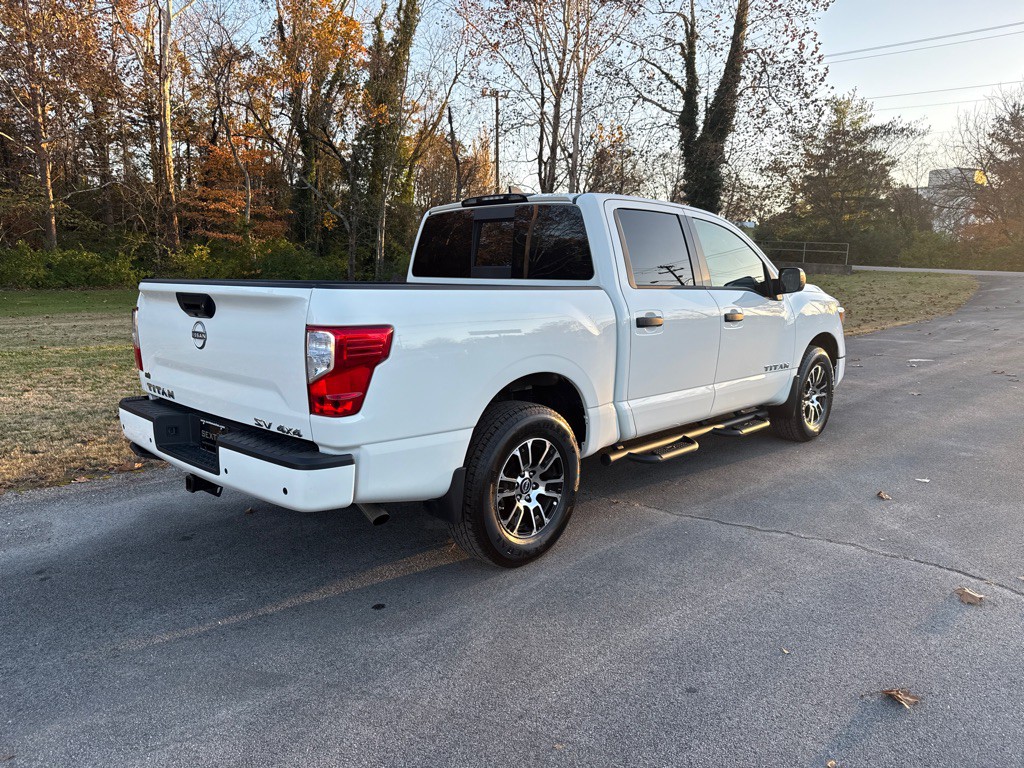2024 Nissan Titan Image 3