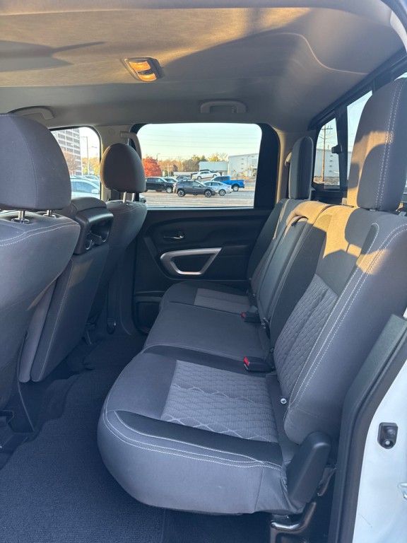 2024 Nissan Titan Image 11