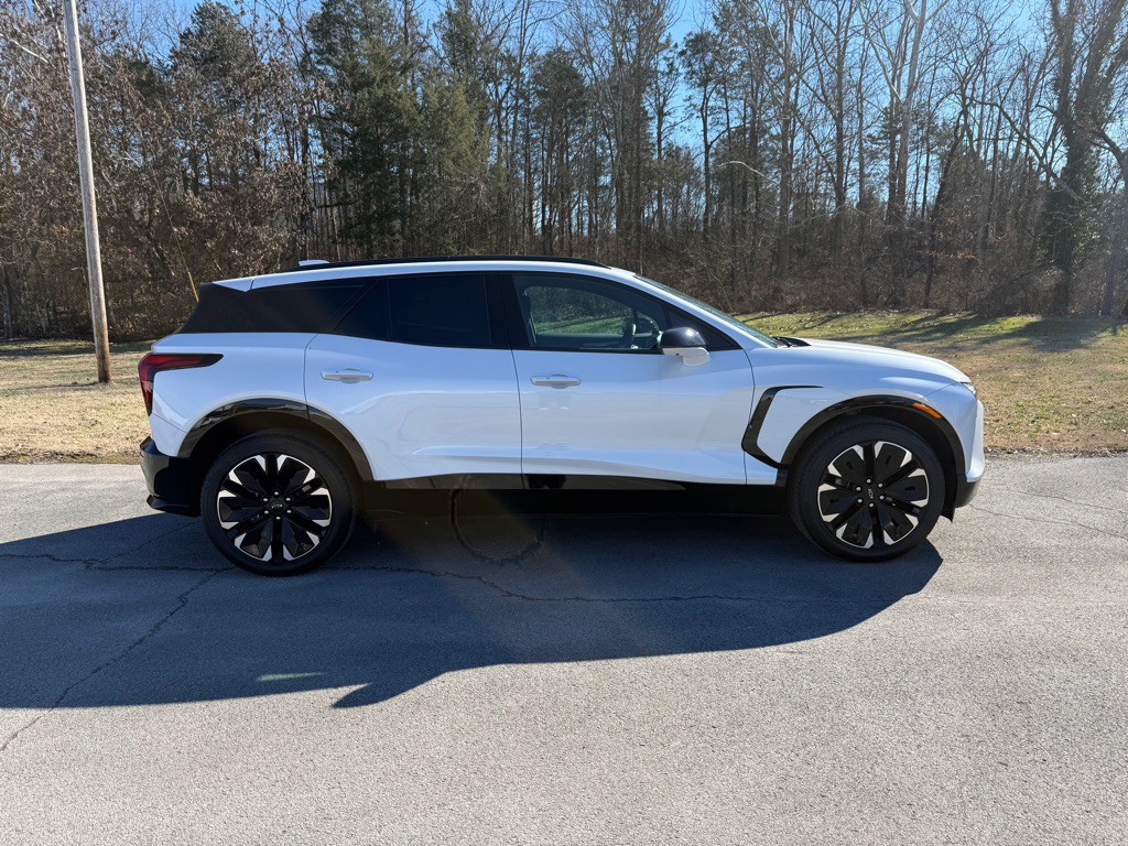 2024 Chevrolet Blazer Image 2