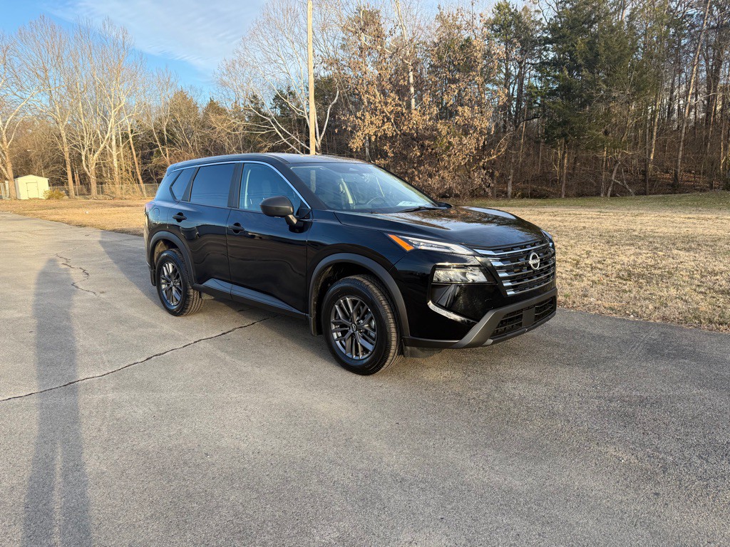 2025 Nissan Rogue Image 1