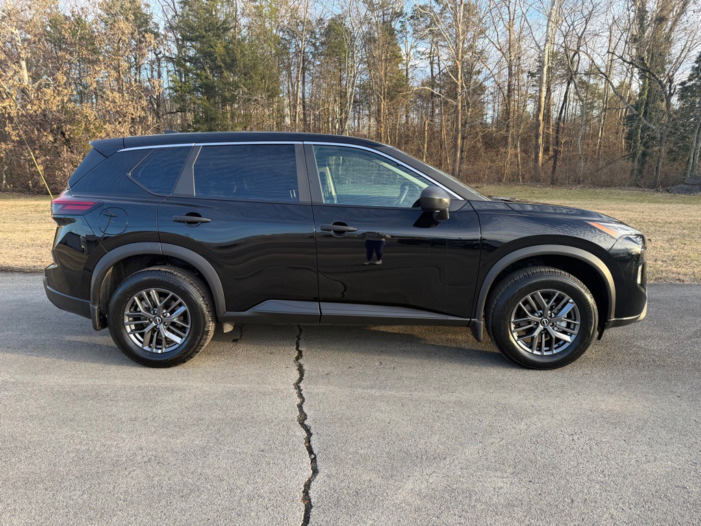 2025 Nissan Rogue Image 2