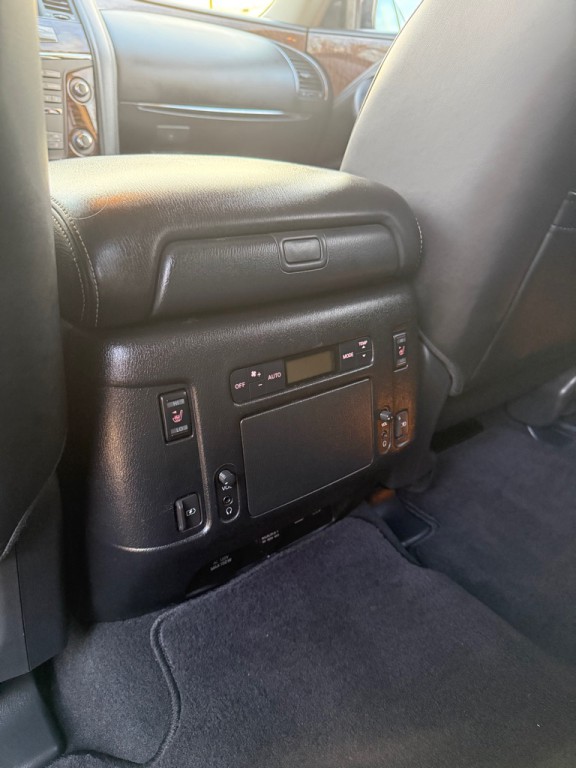 2018 Nissan Armada Image 15