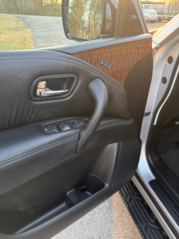 2018 Nissan Armada Image 18