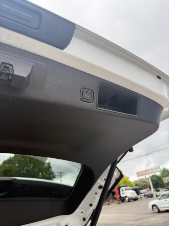 2023 GMC Terrain Image 12