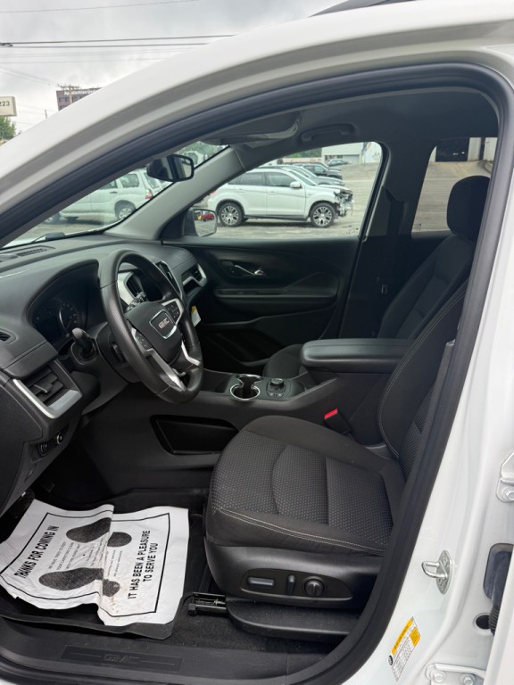 2023 GMC Terrain Image 18