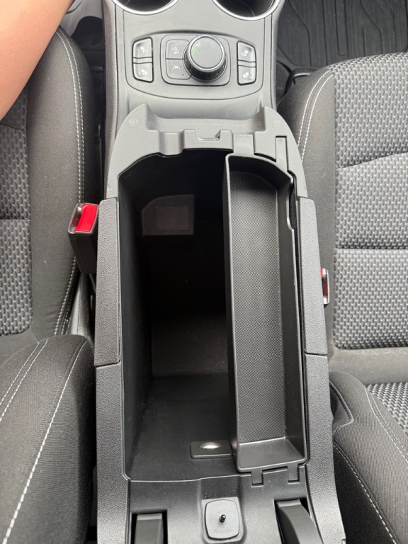 2023 GMC Terrain Image 24