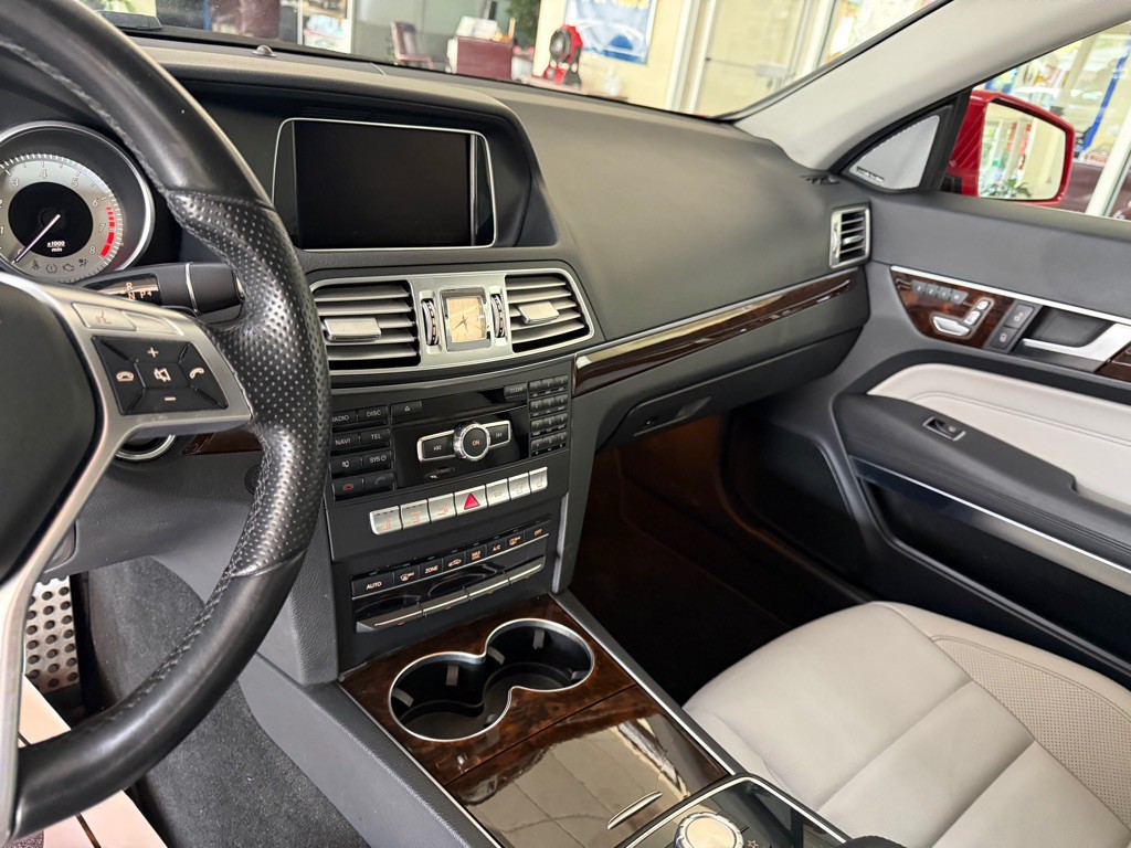2015 Mercedes-Benz E-Class Image 9