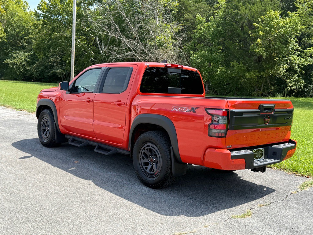 2025 Nissan Frontier Image 3