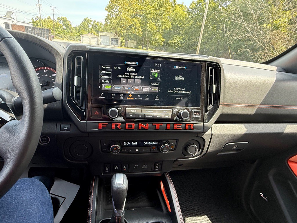 2025 Nissan Frontier Image 14