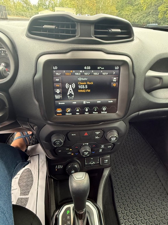 2022 Jeep Renegade Image 11