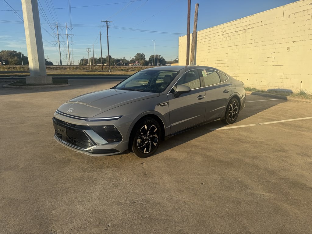 2025 Hyundai Sonata Image 1