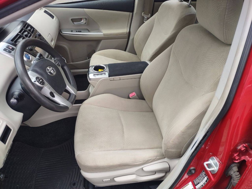 2012 Toyota Prius Image 10