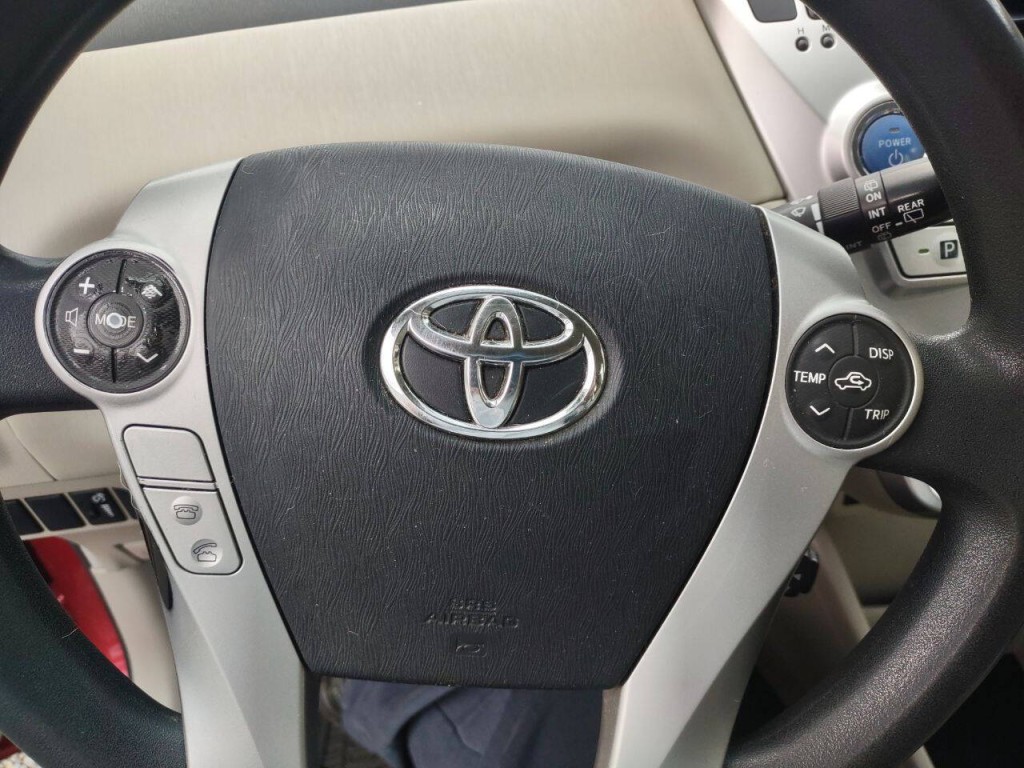2012 Toyota Prius Image 12