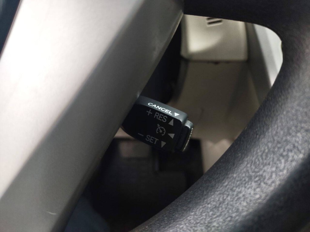 2012 Toyota Prius Image 13
