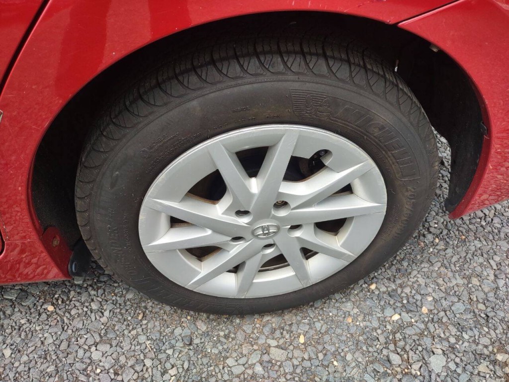 2012 Toyota Prius Image 28