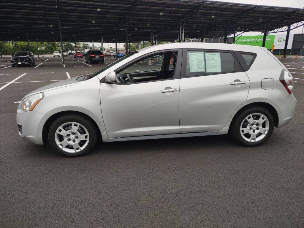 2009 Pontiac Vibe Image 2