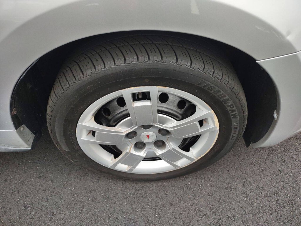 2009 Pontiac Vibe Image 28