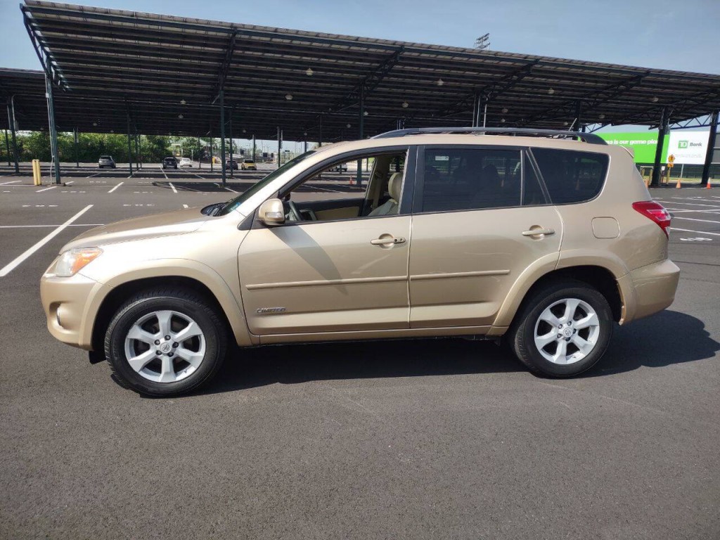 2012 Toyota Rav4 Image 2