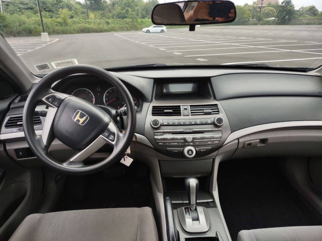 2011 Honda Accord Image 8
