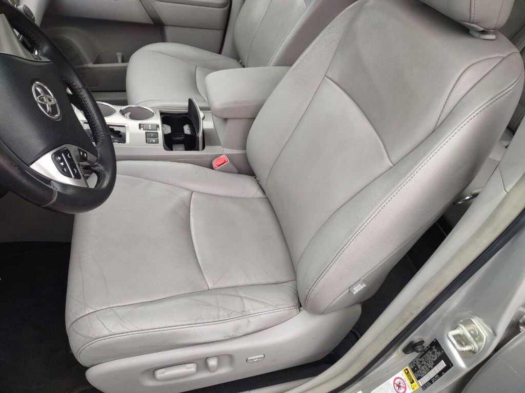 2013 Toyota Highlander Image 13