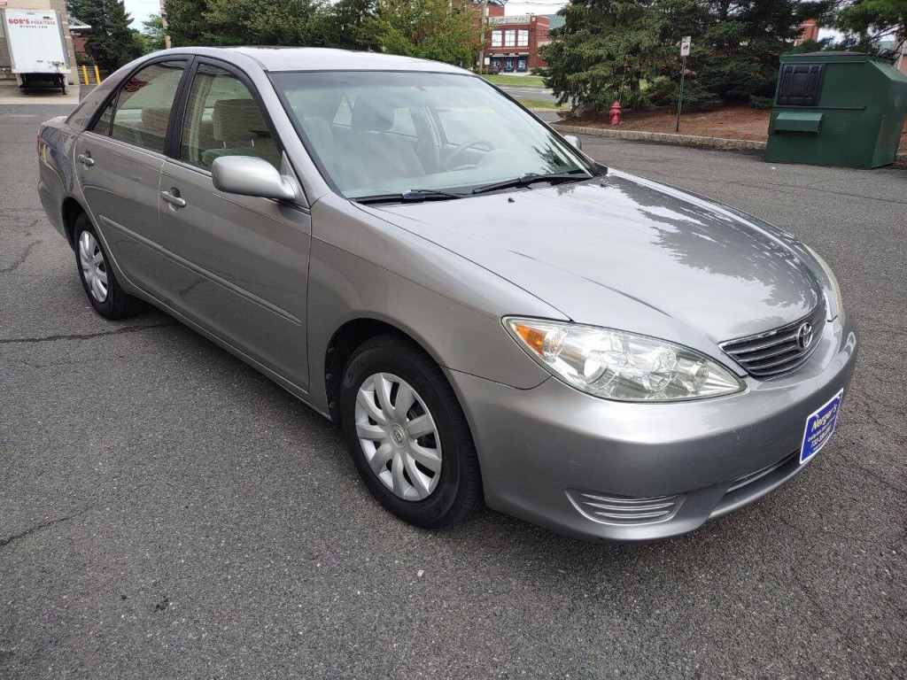 2005 Toyota Camry Image 4