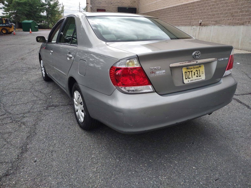 2005 Toyota Camry Image 7