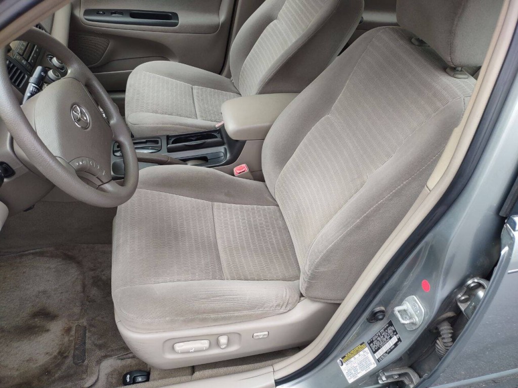 2005 Toyota Camry Image 10