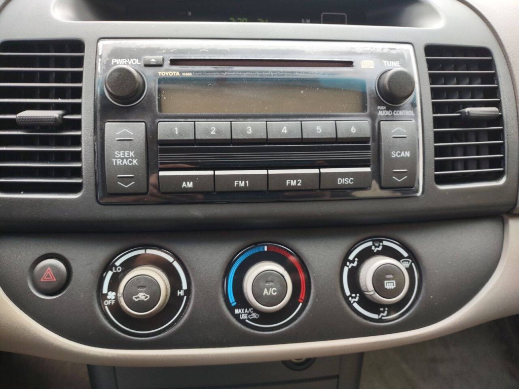 2005 Toyota Camry Image 15