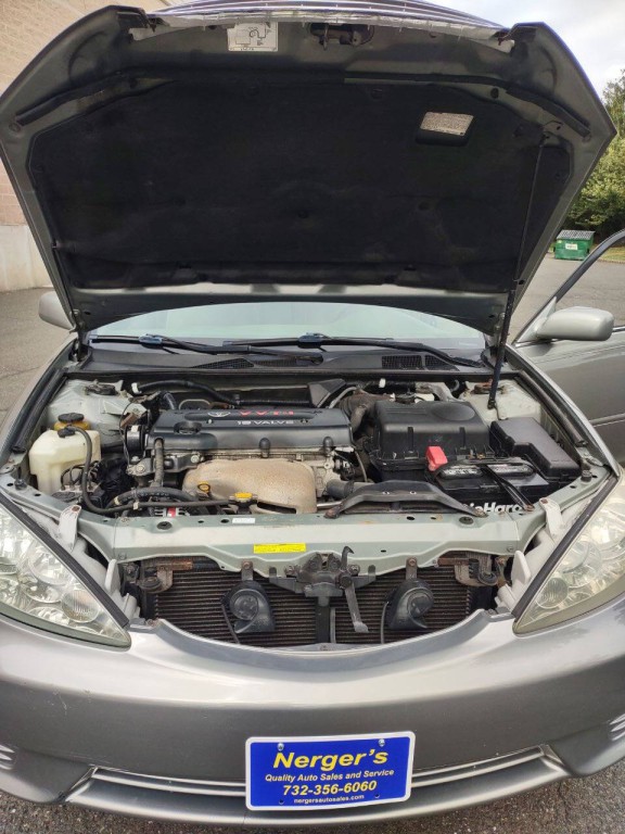 2005 Toyota Camry Image 21